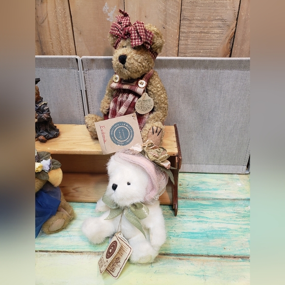 Boyds Bears - Picture 2 of 3